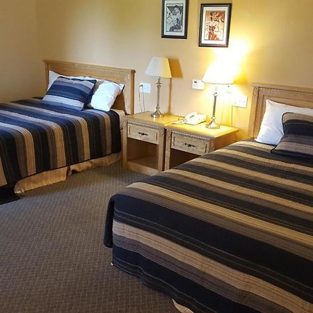 Knights Inn Woodstock Chambre photo